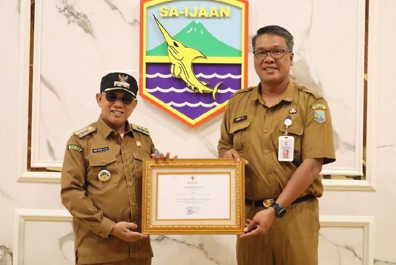 Pemkab Kotabaru Terima Penghargaan Tingkat Nasional 1 Hal 4 Kotabaru 3 klm 2