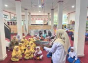 Cerita “Senangnya Menolong” Bersama Kak Yanti Diminati Anak TK