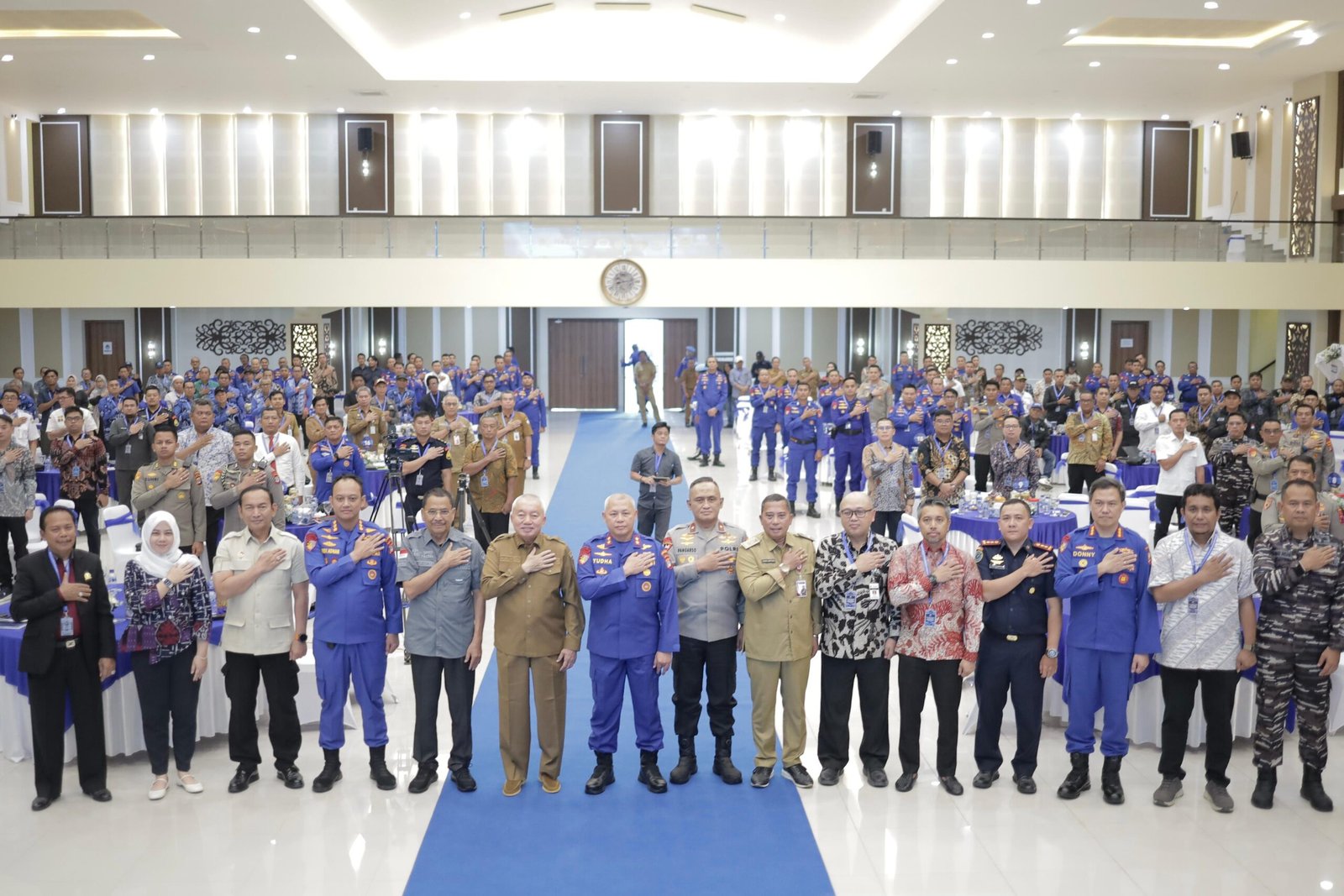 DPRD Kalsel Siap Kawal Kebijakan Perlindungan Laut dari Destructive Fishing 1 Hal 5 3 KLM Kawal FGD scaled