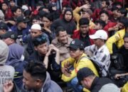 Meski Senin Pagi, Kantor DPRD Kalsel Digeruduk Massa, Dewan Tetap Gelar Rapat Paripurna 20 Meski Senin Pagi, Kantor DPRD Kalsel Digeruduk Massa, Dewan Tetap Gelar Rapat Paripurna