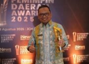 Program Tabalong Smart Hantarkan Haji Fani Peroleh Pemimpin Daerah Awards 2025