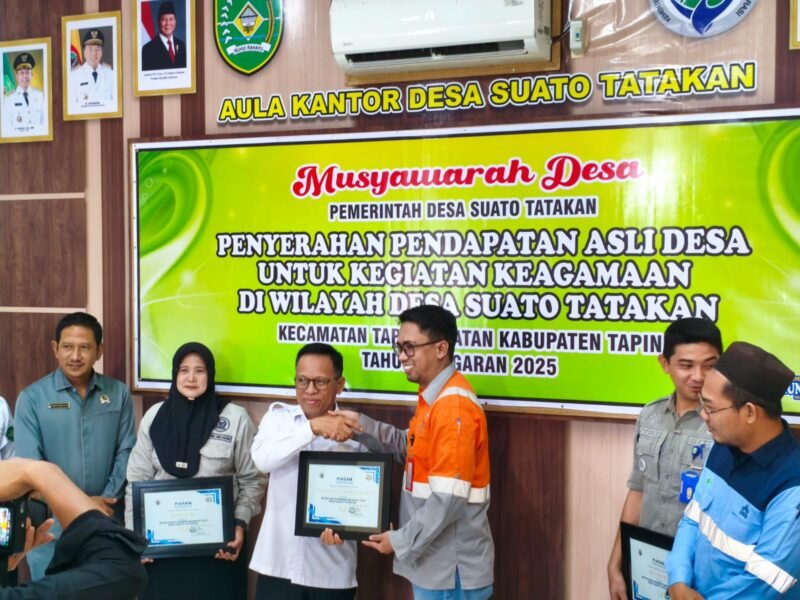 Desa Suato Tatakan Beri Penghargaan Ke PT AGM Atas Dukungan BUMDes Munggu Talu 1 IMG 20250903 WA0034 e1756887696162