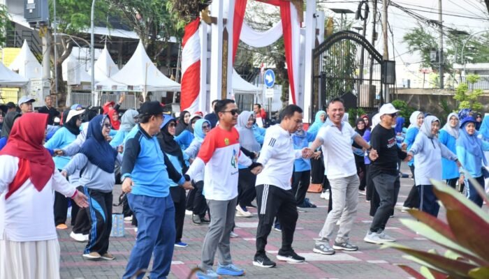 Senam, Tawa, dan Kebersamaan di Kado PWRI untuk Harjad ke-499 Kota Banjarmasin