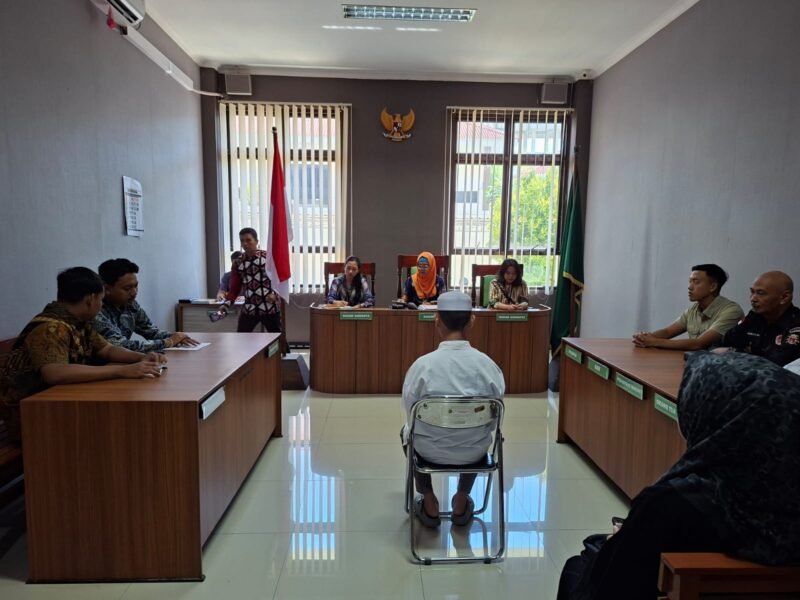 Hakim PN Barabai Vonis Pelaku Pembunuhan Santri di Ponpes Al-Hikmah 7,5 Tahun 1 IMG 20250919 WA0030 e1758288194746