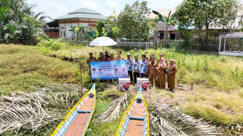 Pemprov Kalsel Serahkan Perahu Motor untuk Pokmaswas Jaga Sungai 1 IMG 20250924 WA0024 e1758693156478