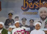 Guru Ilham Sebut Salawat Bukan Hanya di Rabiul Awal, Tapi Sepanjang Hayat 38 Guru Ilham Sebut Salawat Bukan Hanya di Rabiul Awal, Tapi Sepanjang Hayat