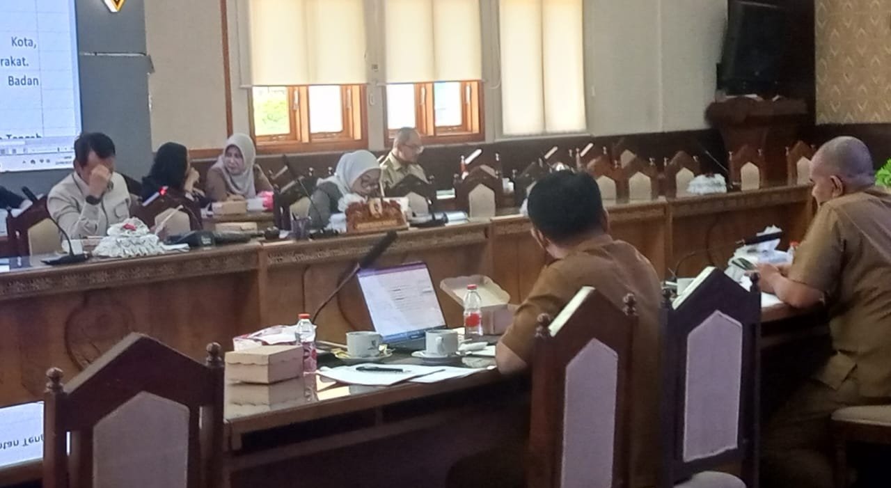 Banmus Dewan Bersama Pemprov Kalteng Bahas Agenda Paripurna 1 IMG 20250923 071242