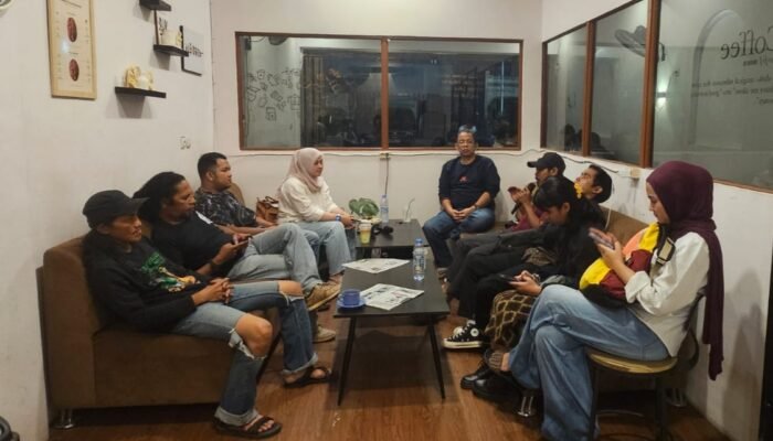 Atap Kalsel di Ujung Tanduk: Antara Proteksi atau Arogansi