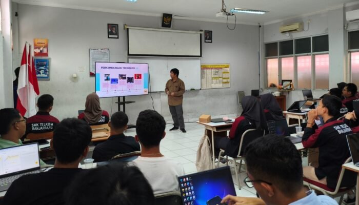 Dosen ULM Dorong Siswa SMK Telkom Banjarbaru Siap Hadapi Industri 5.0 lewat Computer Vision