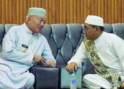 Berbaur dengan Jemaah di Maulid Nabi Muhammad SAW 42 Berbaur dengan Jemaah di Maulid Nabi Muhammad SAW