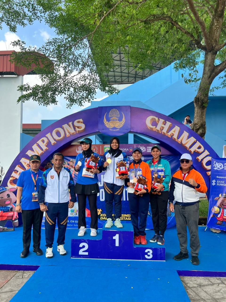 8 HL Petenis putri Kalsel raih emas