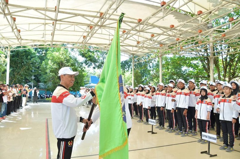 Wabup Lepas Kontingen Atlet Porprov XII 1 Hal 12 HSS 3 klm 13