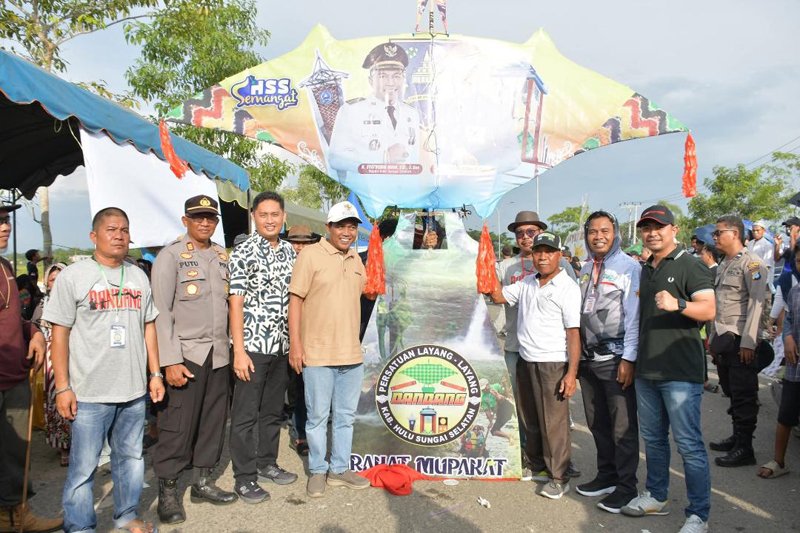 Bupati HSS Hadiri Event Kopdar Layangan Dandang 1 Hal 12 HSS 3 klm 15