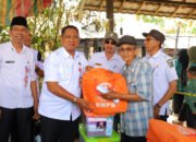 Wabup Tala Salurkan Bantuan ke Lokasi Kebakaran Bati-Bati 22 Wabup Tala Salurkan Bantuan ke Lokasi Kebakaran Bati-Bati