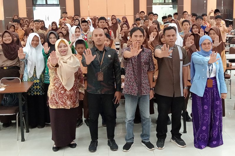 Ciptakan Sekolah Aman, Disdik Sosialisasi Anti Bullying Jenjang SMP 1 Hal 4 4 KLm MTP 2 ANTI BULLYING3