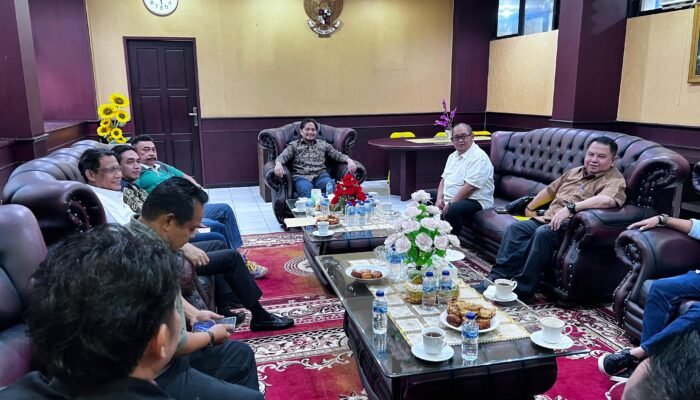 Kunjungi Kantor Golkar Kalsel, Hasnuryadi Tegaskan Pentingnya Silaturahmi Kader dan Jaga Kekompakan