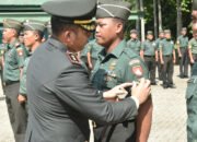 Kodim 1002/HST Gelar Upacara Korps Raport Kenaikan Pangkat 33 Prajurit