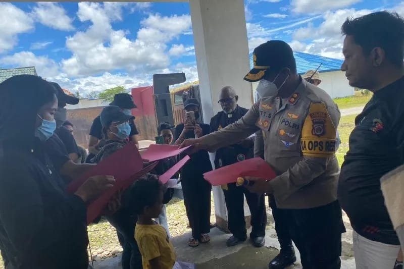 Lima Jenazah Korban KKB Diserahkan ke Keluarga di Dekai 1 IMG 20251003 WA0042