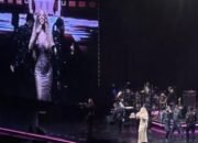 Mariah Carey Bawakan Lagu Hit dalam Konser di Bogor