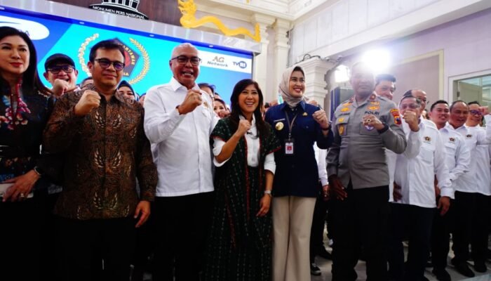 Pengurus PWI Pusat Periode 2025-2030 Resmi Dikukuhkan di Monumen Pers Solo