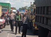 Cegah Kecelakaan, Satlantas Tertibkan Puluhan Kendaraan Angkutan Liar di Jalan Lingkar 27 Cegah Kecelakaan, Satlantas Tertibkan Puluhan Kendaraan Angkutan Liar di Jalan Lingkar
