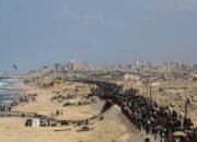 Pasukan Israel Ditarik, Ribuan Warga Palestina Kembali ke Utara