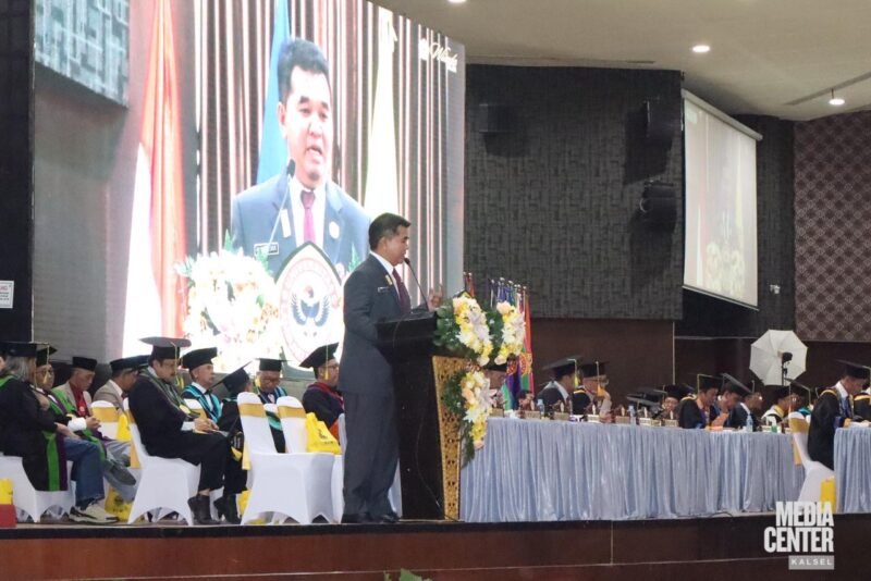 Gubernur Kalsel Apresiasi Capaian Akademik ULM pada Wisuda ke-127 1 IMG 20251014 WA0034 e1760441439837
