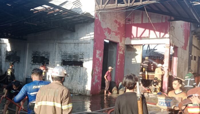 Kebakaran Landa Gudang Pengisian Bright Gas PT Goautama Banjarmasin