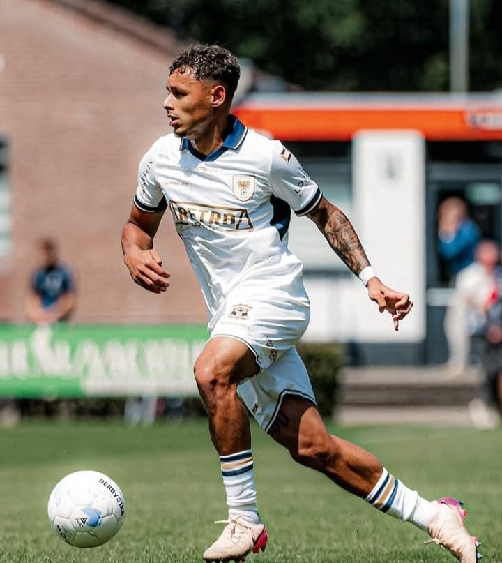 Dean James Bermain 90 Menit, Bawa Go Ahead Eagles Bungkam Aston Villa di Liga Eropa 1 IMG 20251024 WA0004 1