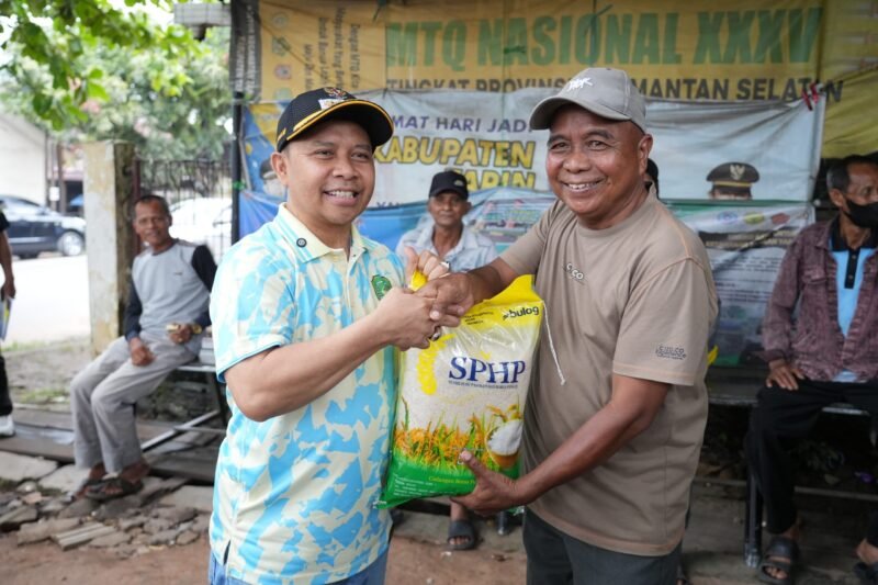 Jumat Berkah, Bupati Yamani Bagikan Beras untuk Tukang Ojek 1 IMG 20251024 WA0032 scaled e1761284393225