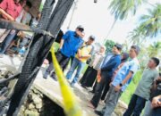 Bupati HSU Serahkan Bantuan Korban Kebakaran