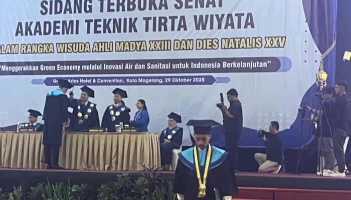 108 Lulusan Akatirta Harus Mampu Jadi Pahlawan Lingkungan dan Agen Perubahan