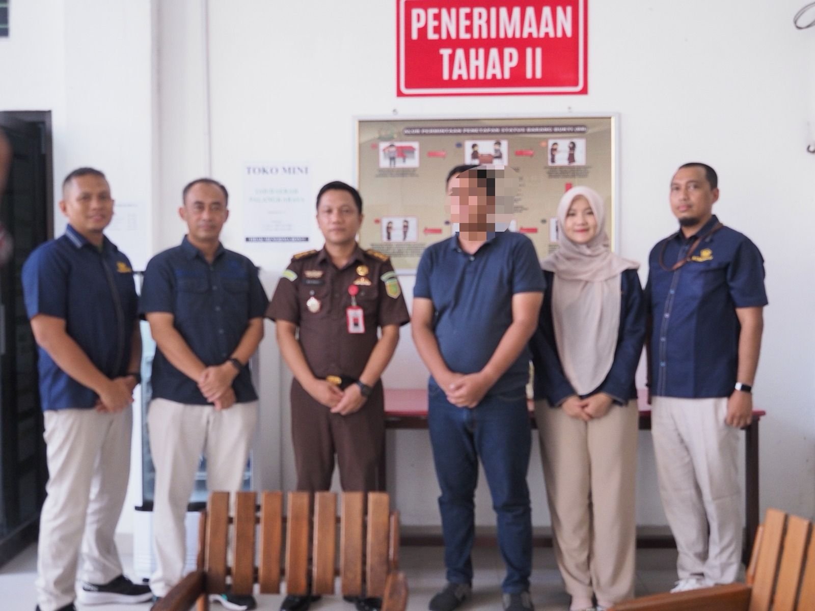 Kanwil DJP Kalselteng Serahkan Tersangka Direktur EE ke PN Palangka Raya, Diduga tak Setorkan PPN Rp 2,9 M 1 IMG 20251029 WA0065