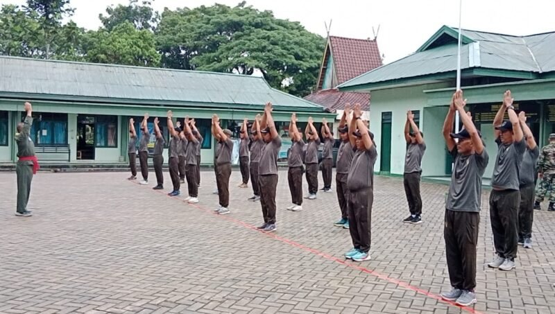 Dandim 1002/HST Sebut Pencak Silat Militer Bukan Sekadar Bela Diri, Tapi Pembentuk Karakter Prajurit 1 IMG 20251031 WA0034 e1761916791412