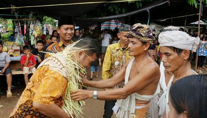 Acara Adat Bawanang Desa Laburan, Perkuat Komitmen Lestarikan Budaya Dayak