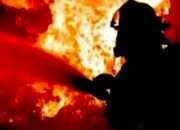 Rumah Tingkat Dua Terbakar, Empat Orang Tewas 16 Rumah Tingkat Dua Terbakar, Empat Orang Tewas