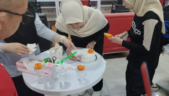 Honda Anugerah Barabai Berbagi Cinta untuk Pelanggan Lewat Lomba Menghias Kue