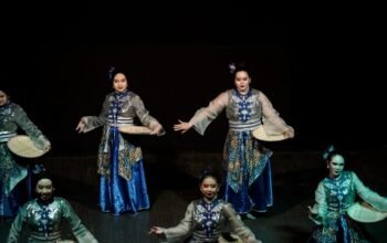 Penampilan Sanggar Ayu Putri Sukses Pukau Penonton, Semangat Muda Cinta Budaya Terus Bergelora 5 IMG 20251027 103810