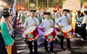 Ribuan Peserta Meriahkan Kirab Santri di Kabupaten Banjar 9 Martapura Kirab Santri