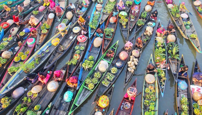 Pasar Terapung Lok Baintan