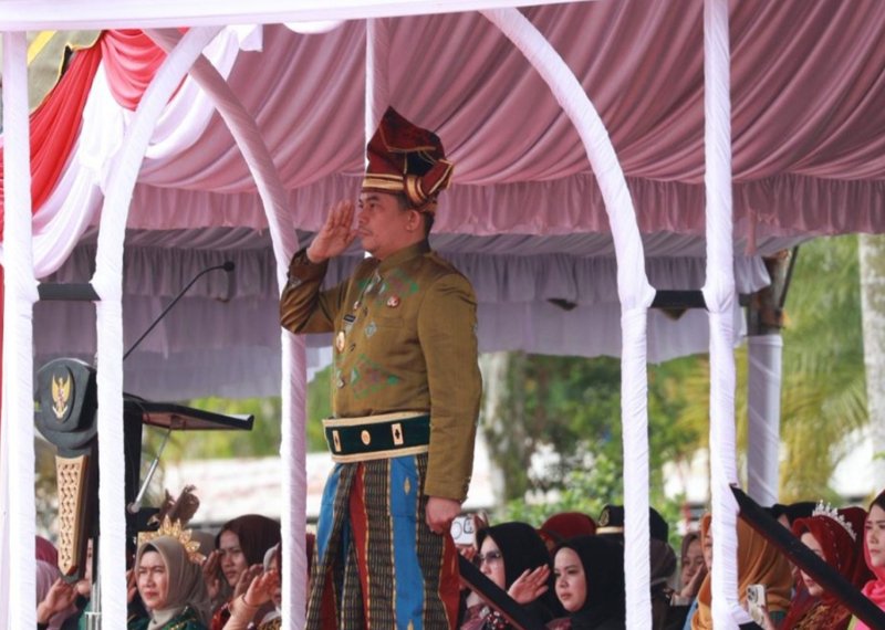 Andi Rudi Latif Pimpin Upacara Peringati Hari Pahlawan 1 Hal 12 Tanbu 35 klm 5