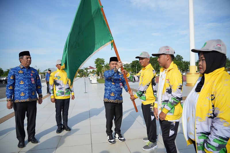 Bupati Lepas Kontingen NPC Tapin ke Peparprov V 1 Hal 12 Tapin 35 klm 6