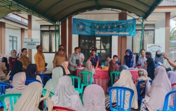 Dinsos Balangan Pantau Penyaluran BLTS Kesra 2025 di Kecamatan Awayan 4 Hal 2 Bal 3 kln