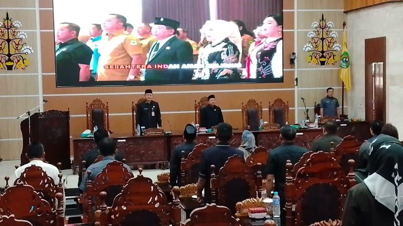 Hal 4 Foto kontrak Kapuas 13