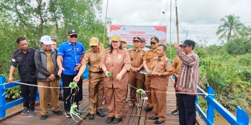 Hal 4 Foto kontrak Kapuas