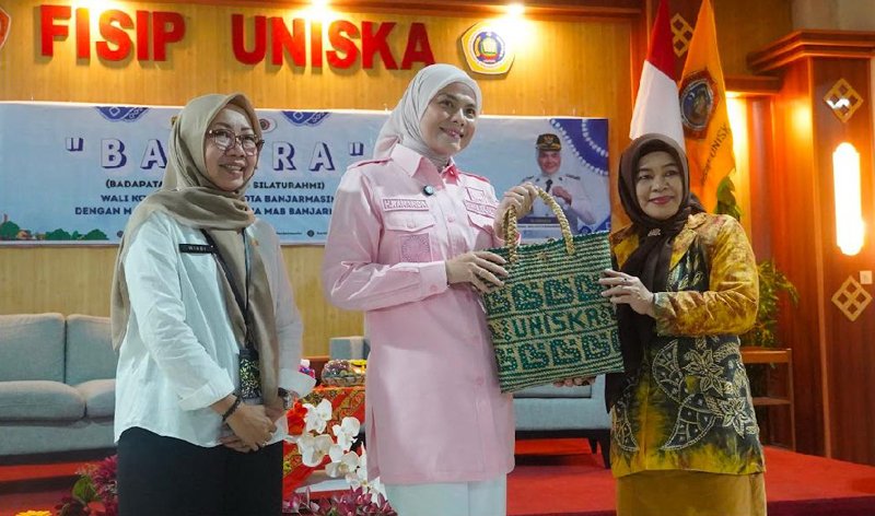 “BAMARA” Blusukan ke FISIP UNISKA, Pemko Serap Aspirasi Mahasiswa 1 Hal 5 35 KLm Kontrak Bamara