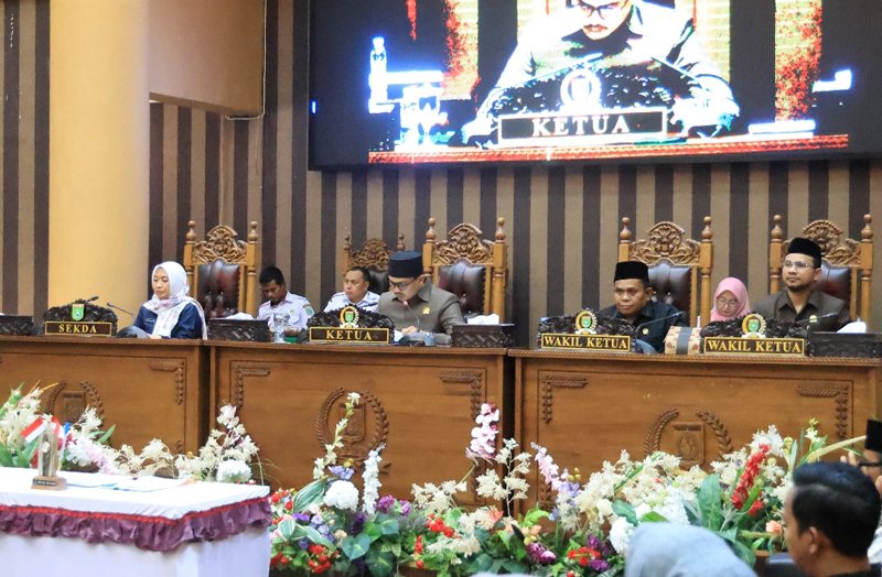 DPRD Gelar Paripurna Pengambilan Keputusan RAPDD TA 2026 1 Hal 7 Tanbu Adv 4 klm 1