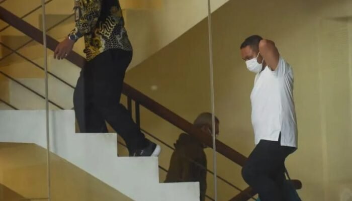 KPK Sita Uang Lebih dari Rp1 Miliar dalam OTT Gubernur Riau