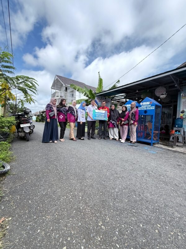 Ubah Sampah Jadi Manfaat, Bank Kalsel dan Bahe’mart Hadirkan Gerakan Sedekah Botol Plastik 1 IMG 20251119 WA0035 scaled e1763529582813