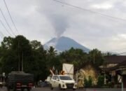 Gunung Semeru Alami 32 Kali Gempa Guguran